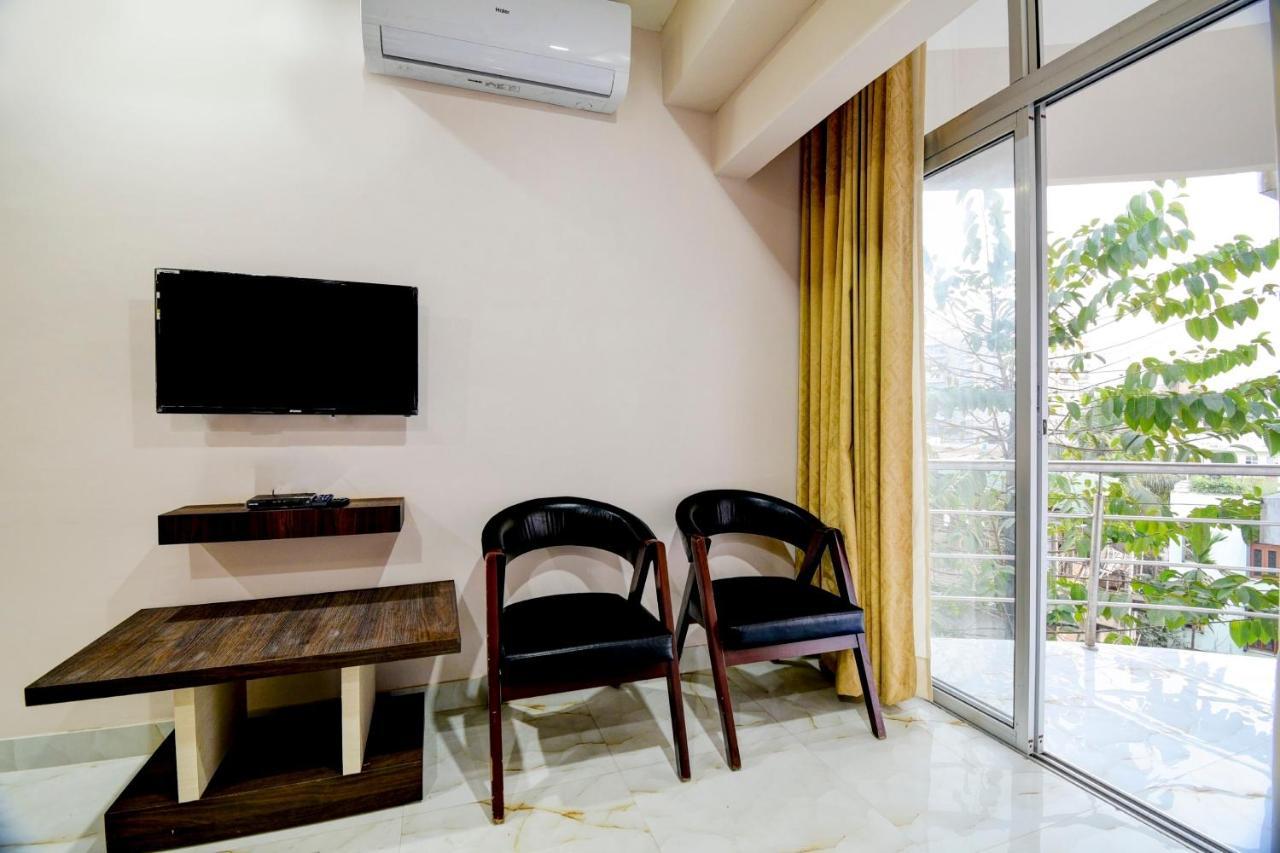 Vaccinated Staff- OYO 73981 Imperial Inn Guwahati Exterior foto